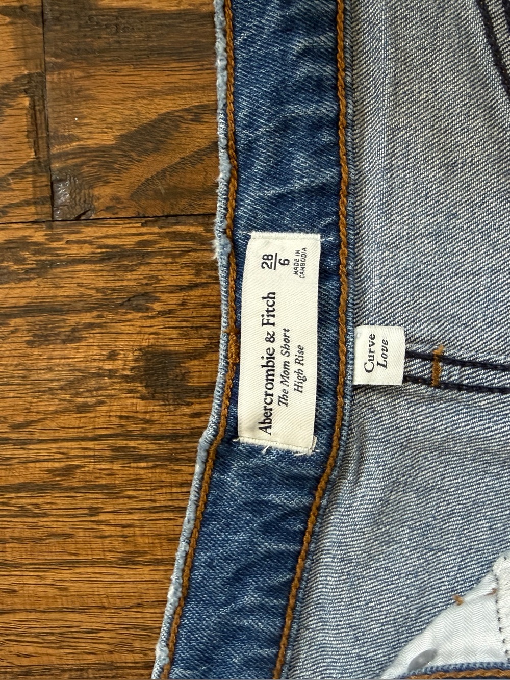 Abercrombie & Fitch The Mom Short Curve Love High Rise Denim Cutoff Shorts - Picture 2 of 3